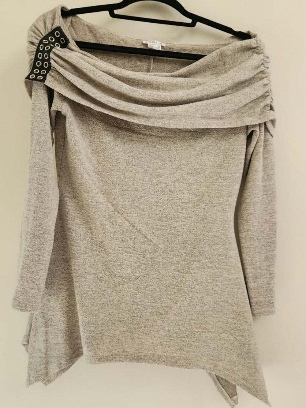 VENUS Beige Off-the-Shoulder Grommet Accent Cowl Neck Sweater